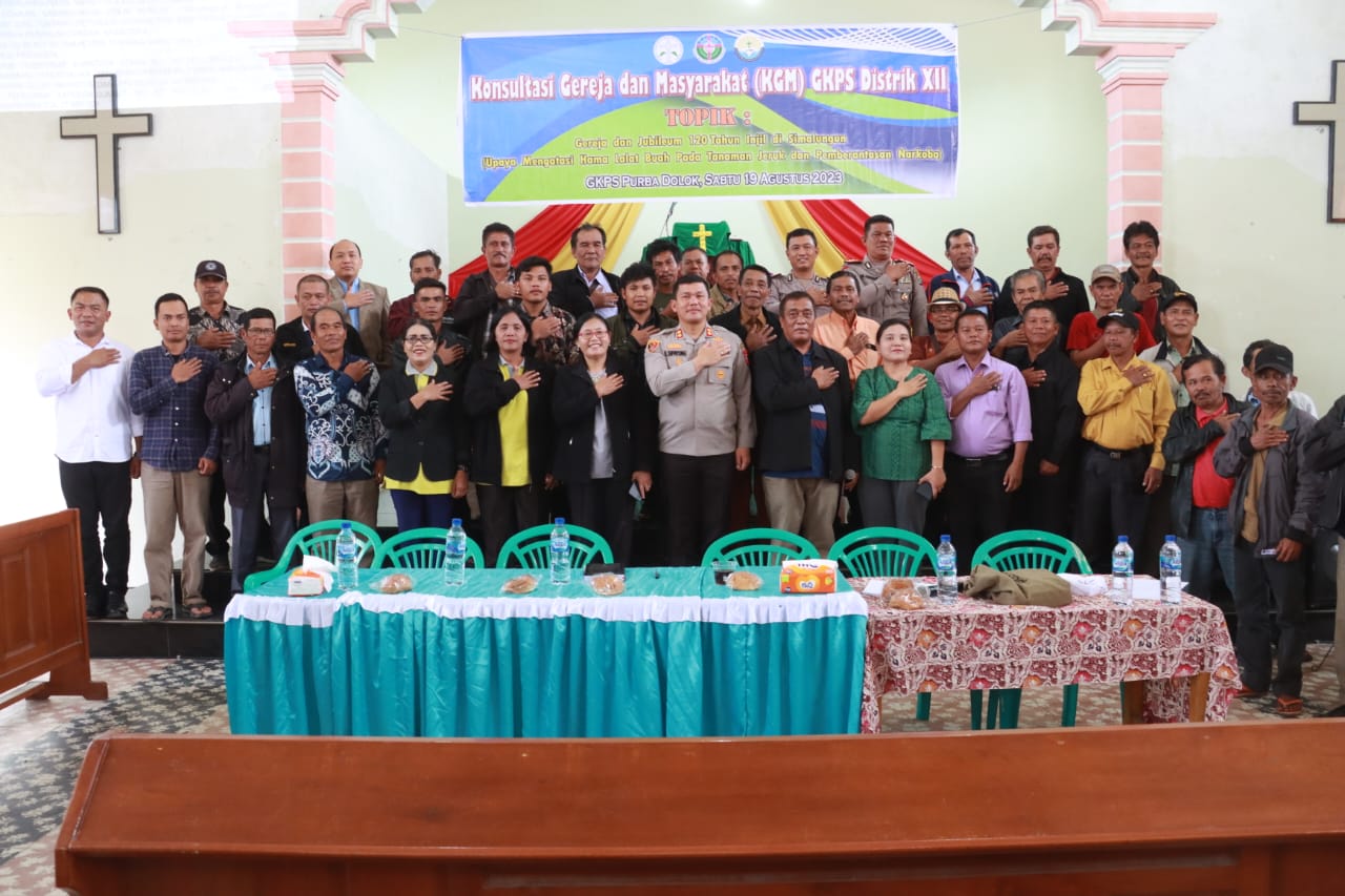 Kapolres Simalungun Sosialisasi dan Edukasi Bahaya Narkoba Kepada Masyarakat Di Gereja GKPS Purbadolong Distrik XII Kapolres Simalungun Sosialisasi dan Edukasi Bahaya Narkoba Kepada Masyarakat Di Gereja GKPS Purbadolong Distrik XII