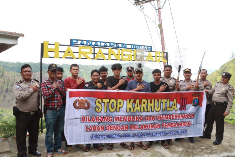 Kapolres Simalungun Cek Langsung Menara Pantau Penanggulangan Karhutla di Haranggaol
