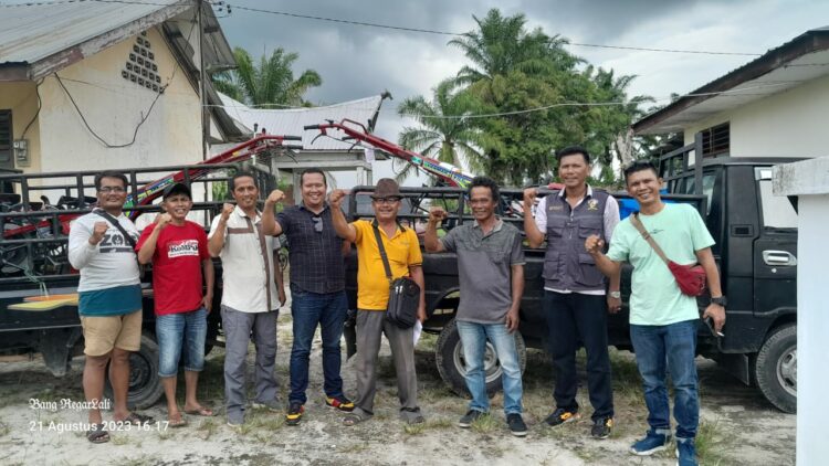 Sahabat Bung Jekson Hutahaean Bersama KOMPAK Berikan Bantuan Dua Unit Hand tractors Untuk Kelompok Tani