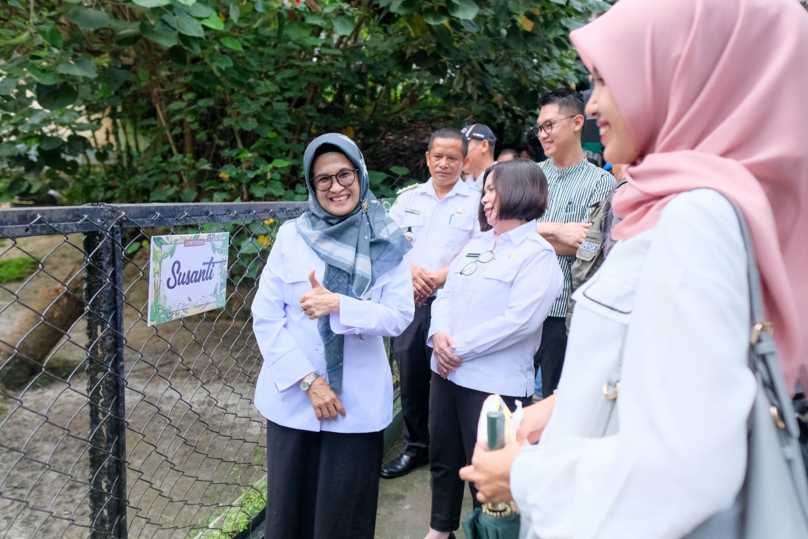 Wali Kota dr Susanti Diberi Kehormatan Memberi Nama Seekor Tapir Asia oleh Taman Hewan Pematang Siantar Wali Kota dr Susanti Diberi Kehormatan Memberi Nama Seekor Tapir Asia oleh Taman Hewan Pematang Siantar