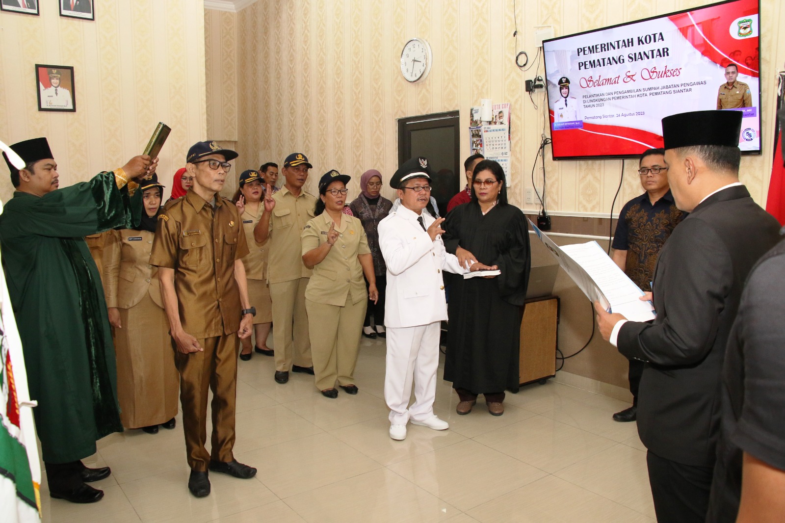 Wali Kota dr Susanti Dewayani SpA Melantik 9 Pejabat Eselon IV di Pemko Pematang Siantar Wali Kota dr Susanti Dewayani SpA Melantik 9 Pejabat Eselon IV di Pemko Pematang Siantar