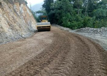Kejar Target Peningkatan Mutu Jalan Penghubung Aornakan–Pagindar Terus Dilakukan