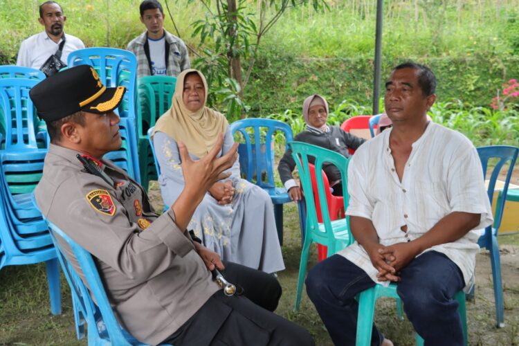 Kapolres Siantar Kunjungi Rumah Siswa SMA N 6 Korban Tewas Terseret Banjir