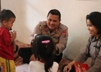 Kapolres AKBP Johanson Sianturi Pulihkan Senyum Anak Korban Kekerasan Ayah Kandung di Taput