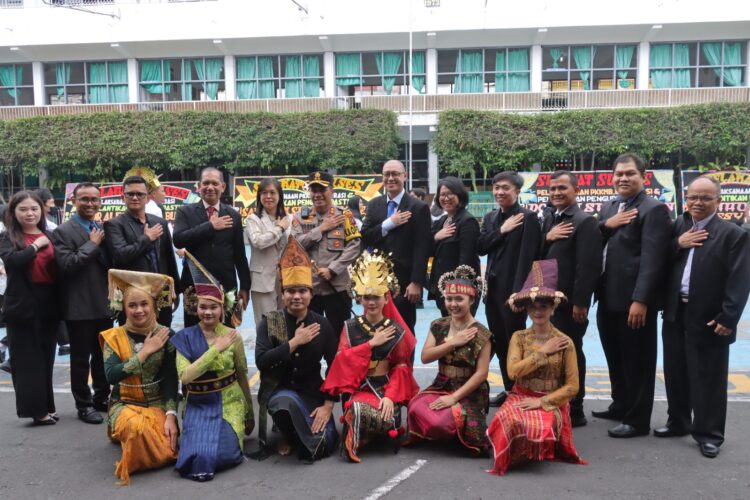 Kapolres Pematang Siantar AKBP Yogen Heroes Baruno SH SIK dalam kegiatan PKKMB  STIE Sultan Agung