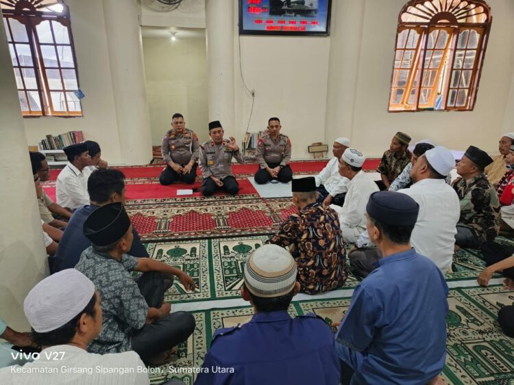 Jum'at Curhat Polres Simalungun di Masjid Raya Taqwa di Kecamatan Girsang Sipangan Bolon