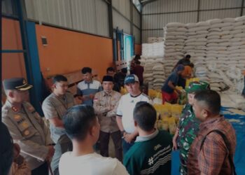 Kapolres Lampung Barat saat Sidak ke Pasar Liwa