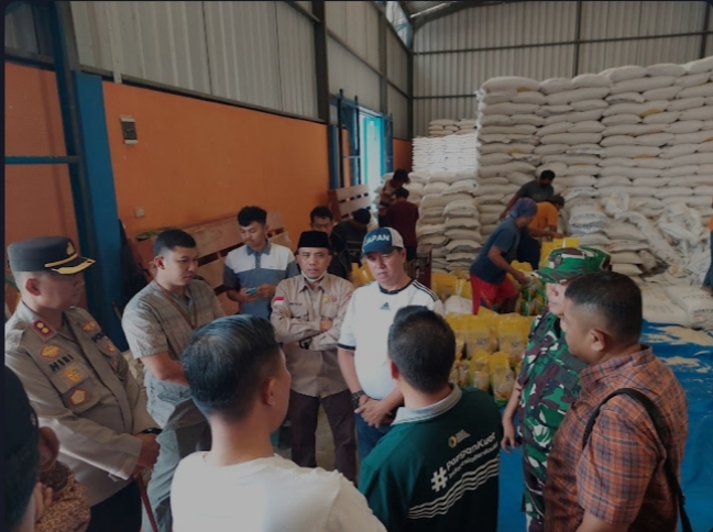 Kapolres Lampung Barat saat Sidak ke Pasar Liwa