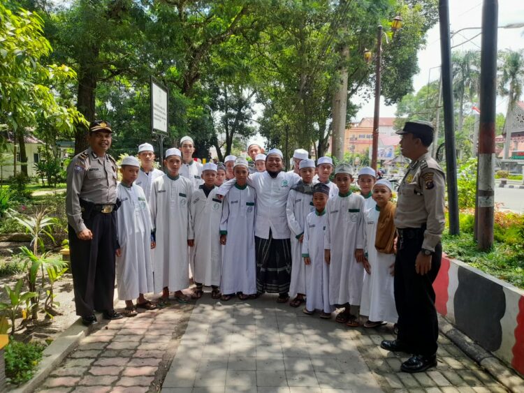 Sat Binmas Polres Pematang Siantar laksanakan penyuluhan tentang bahaya dan tindak pidana narkoba ke pelajar