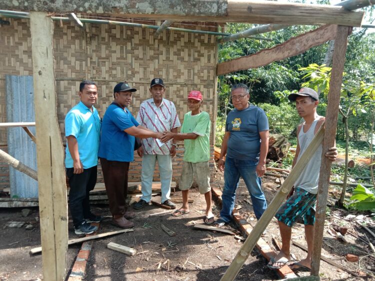 SPBUN PTPN IV DOI Bantu Biaya Sumur Bor Rumah Wak Samin Warga Aman Sari