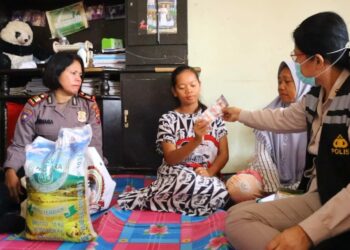 Polres Siantar Berikan Trauma Healing Pada Korban Selamat Terseret Banjir Di Viyata Yudha 