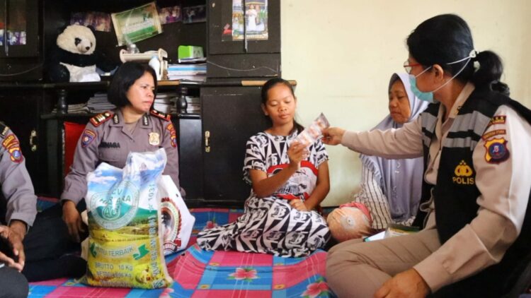 Polres Siantar Berikan Trauma Healing Pada Korban Selamat Terseret Banjir Di Viyata Yudha 