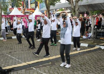 Wali Kota dr Susanti Senam Pagi Bersama di Halaman KPw BI Pematang Siantar