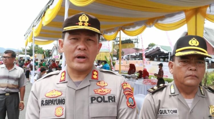 Perayaan Jubelium 120 Tahun Injil di Simalungun Kapolres Berharap Mayarakat Tetap Dekat Dengan Tuhan Perayaan Jubelium 120 Tahun Injil di Simalungun Kapolres Berharap Mayarakat Tetap Dekat Dengan Tuhan