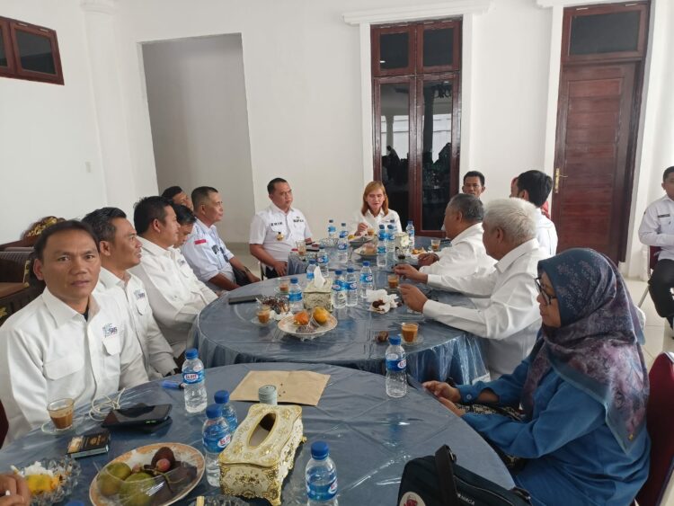 Bupati Erik Adtrada Ajak SMSI Bersinergi Bangun Labuhanbatu