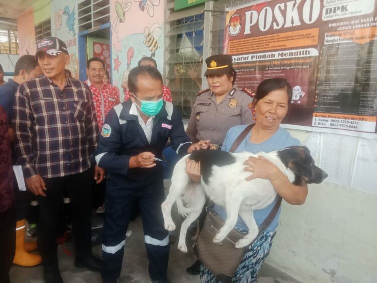 AKP Herli Damanik Hadiri Vaksin Rabies Gratis Massal di Kantor Kelurahan Sukadame Siantar