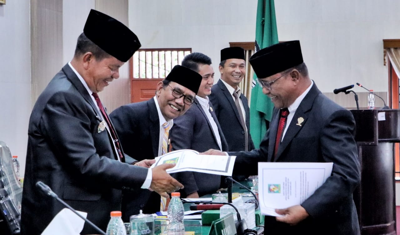 Bupati Simalungun dan Ketua DPRD Tandatangani Nota Kesepakatan Rancangan Perubahan KUA - PPAS APBD Tahun 2023