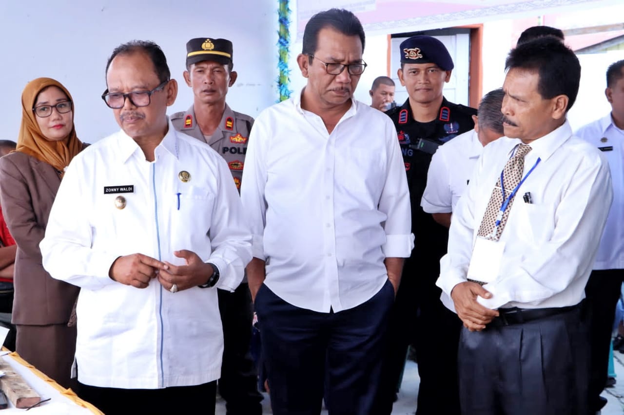 Wakil Bupati Simalungun dan Forkopimda Monitoring Pelaksanaan Pilpanag Serentak Gelombang II Wakil Bupati Simalungun dan Forkopimda Monitoring Pelaksanaan Pilpanag Serentak Gelombang II