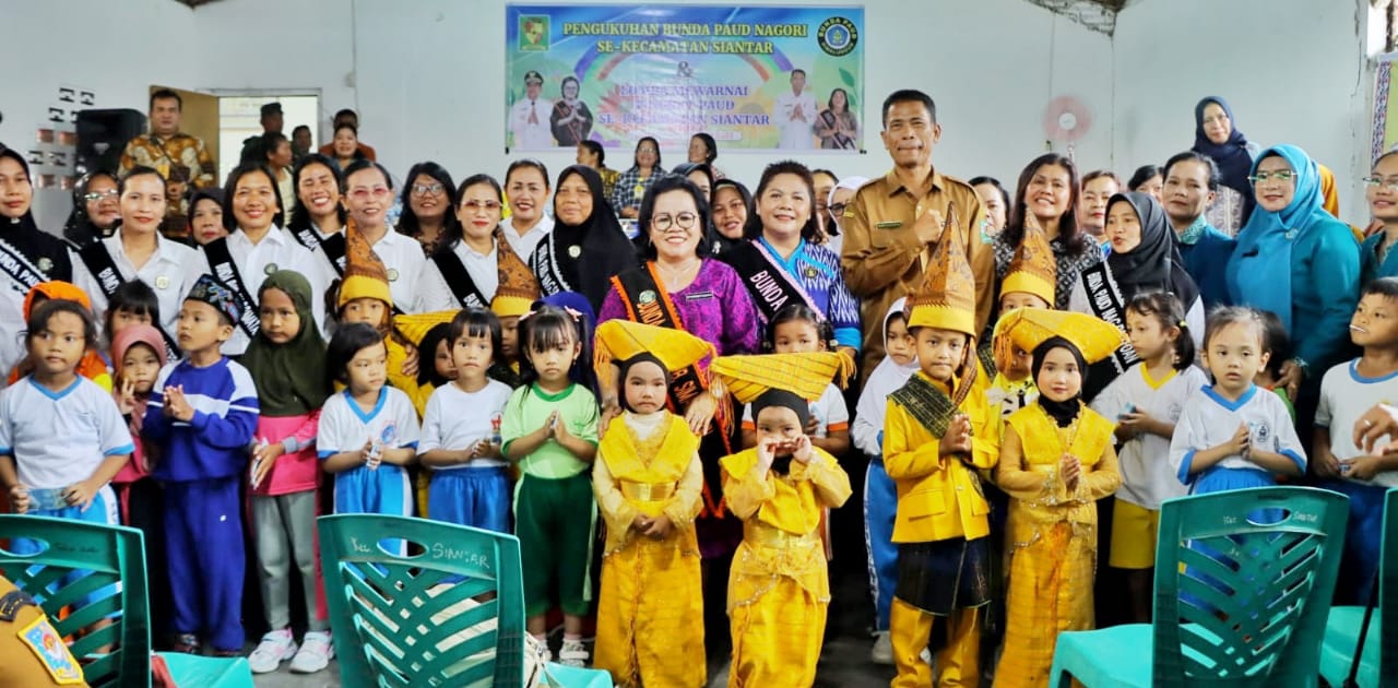 Ratnawaty Radiapoh Hasiholan Sinaga Kukuhkan Bunda PAUD Nagori se-Kecamatan Siantar Ratnawaty Radiapoh Hasiholan Sinaga Kukuhkan Bunda PAUD Nagori se-Kecamatan Siantar