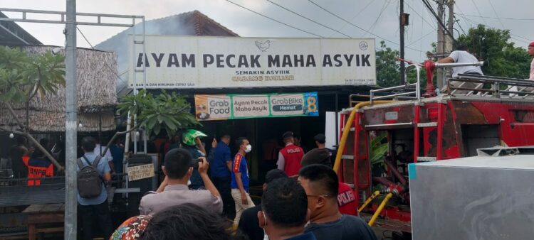 RM Ayam Pecak Maha Asyik Terbakar, Polres Siantar Lakukan Olah TKP