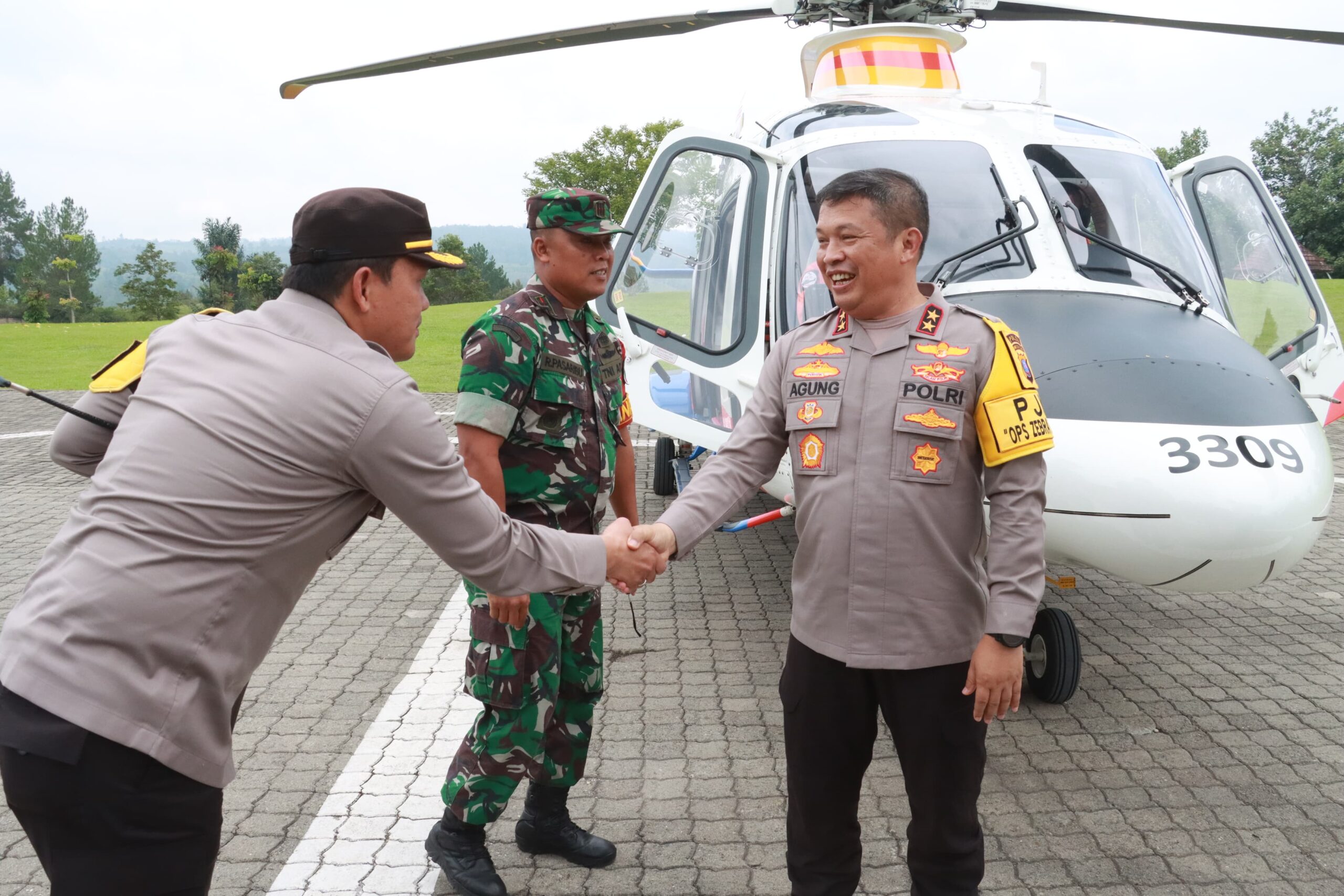 Kapolda Sumut Didampingi Kapolres Simalungun Lakukan Pengecekan Kesiapan Pengamanan Even Nasional Rally Danau Toba 2023 Kapolda Sumut Didampingi Kapolres Simalungun Lakukan Pengecekan Kesiapan Pengamanan Even Nasional Rally Danau Toba 2023