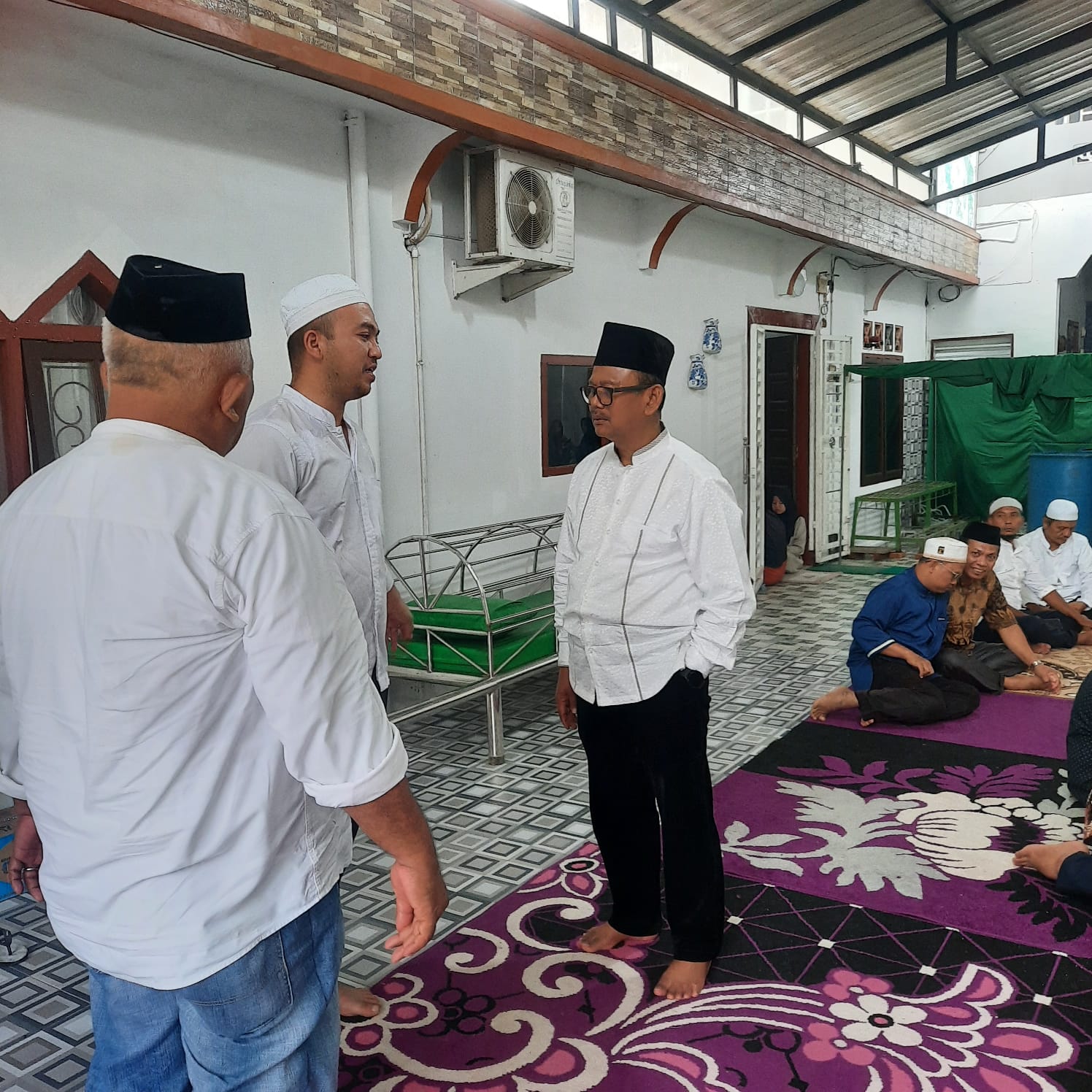 Turut Berduka Cita, Wabup Simalungun Melayat ke Rumah Kepsek SMAN 1 Serbalawan Turut Berduka Cita, Wabup Simalungun Melayat ke Rumah Kepsek SMAN 1 Serbalawan