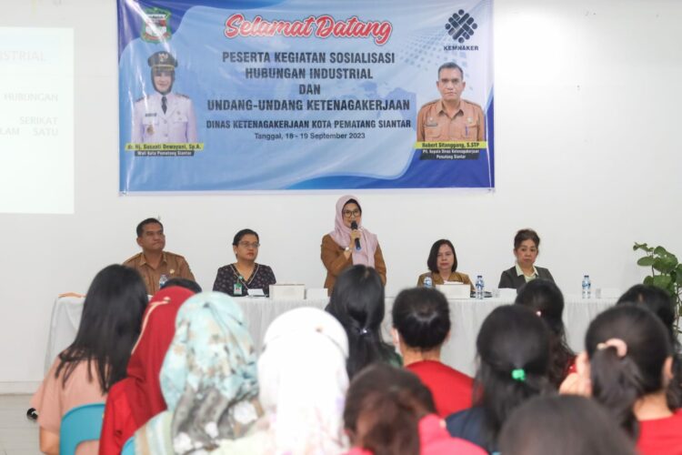  dr Susanti  Bicara tentang Hubungan Industrial dan UU Ketenagakerjaan kepada Pengusaha dan Pekerja di RS Vita Insani