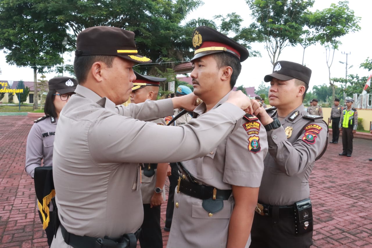 Kapolres Simalungun Pimpin Upacara dan Pisah Sambut Kabag Ops, Kasat Reskrim Kapolres Simalungun Pimpin Upacara dan Pisah Sambut Kabag Ops, Kasat Reskrim