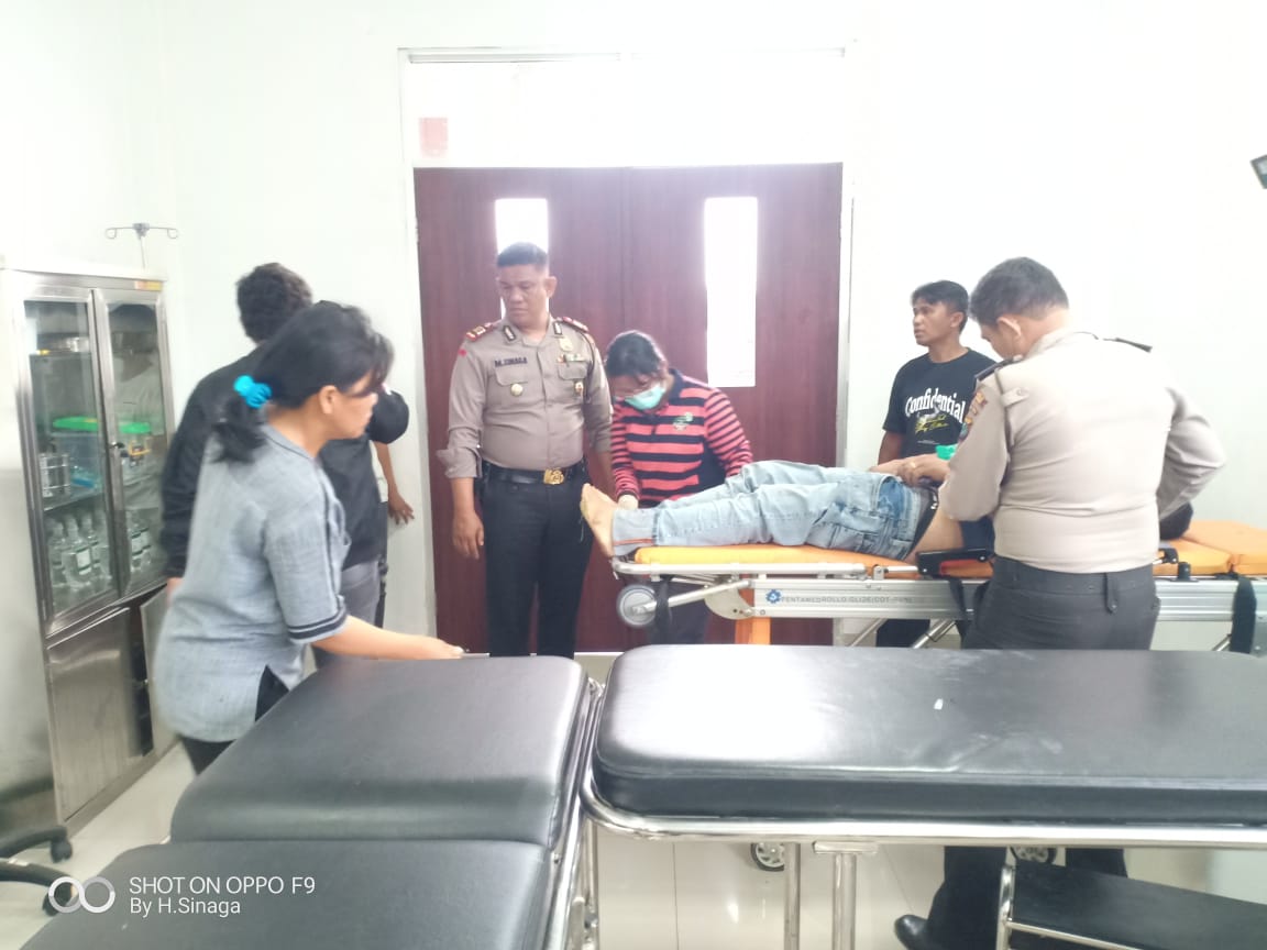 Polsek Purba Evakuasi Jasad Pertibi Keliati yang Ditemukan Meninggal di Ladang Polsek Purba Evakuasi Jasad Pertibi Keliati yang Ditemukan Meninggal di Ladang