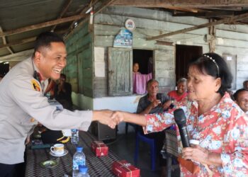 Kapolres Pematang Siantar AKBP Yogen Heroes Baruno SH SIK melaksanakan Curhat Kamtibmas Kopi Siantar Man