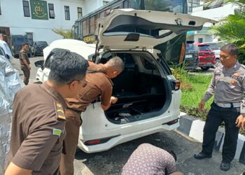 Penyerahan barang bukti mobil Toyota Avanza BK 1849-TAA dan Honda Vario BK 4466-WAK