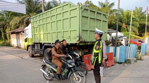 Petugas Satlantas Poles Batu Bara saat Ops Zebra Toba 2023 (int)