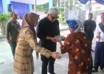 Wali Kota dr Susanti Dewayani SpA dan H Kusma Erizal Ginting SH menghadiri pagelaran Simulasi Penampilan Sendratari Warna Simalungun