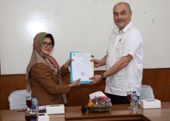 dr Susanti Dewayani SpA menyampaikan SK Wali Kota Pematang Siantar ke BPN