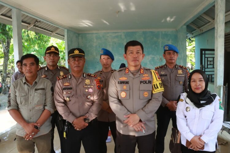 Kapolres Simalungun  AKBP Ronald FC Sipayung SH SIK MH monitoring pelaksanaan pengamanan dilakukan di 28 kecamatan