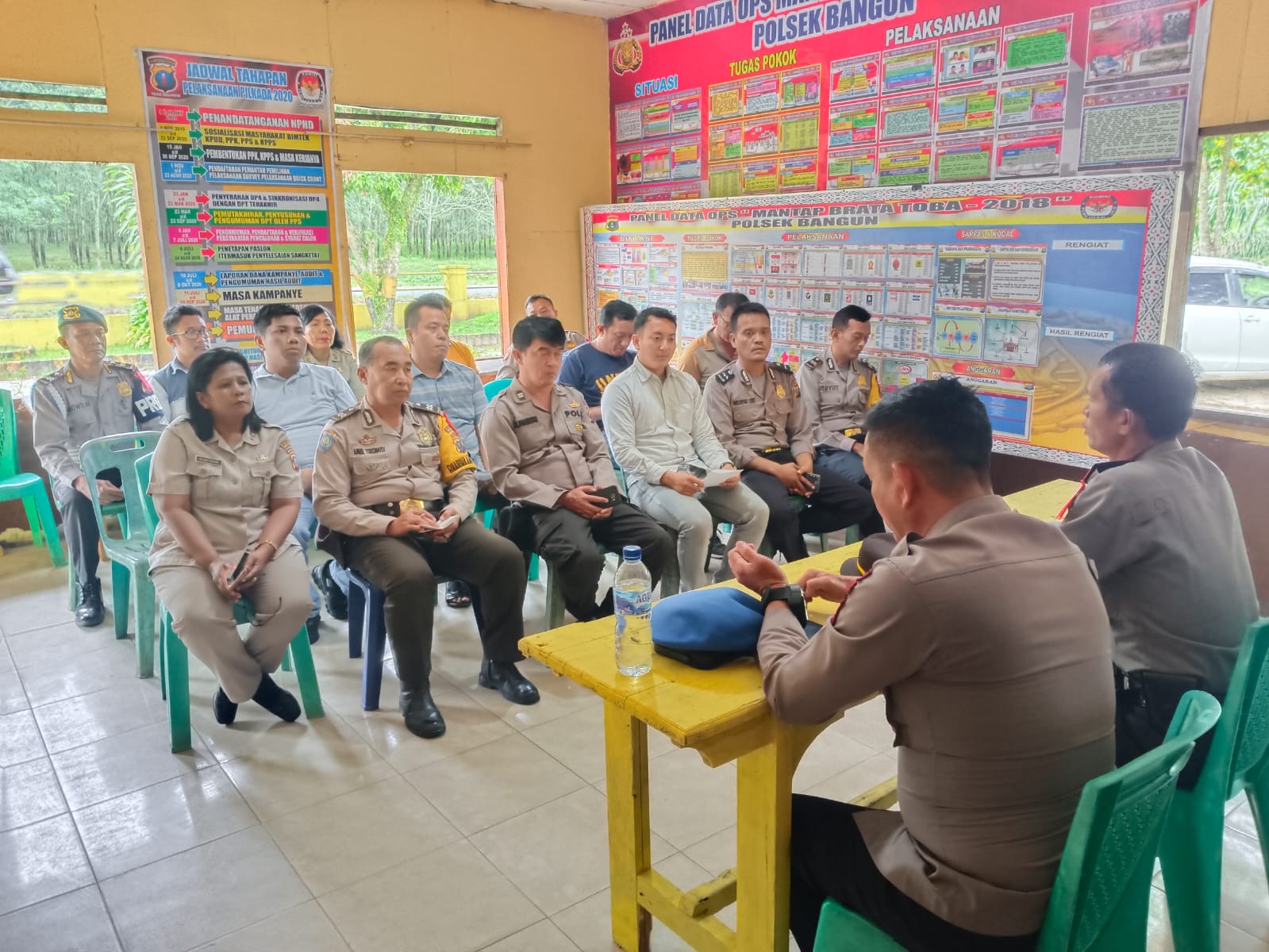 Polres Simalungun Laksanakan Pembinaan Etika Profesi dan Sosialisasi Kode Etik Polri di Tiga Polsek Polres Simalungun Laksanakan Pembinaan Etika Profesi dan Sosialisasi Kode Etik Polri