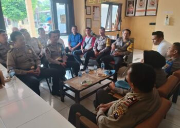 Si Propam Polres Siantar Berikan Pembinaan Etika Profesi Polri di Polsek Siantar Timur
