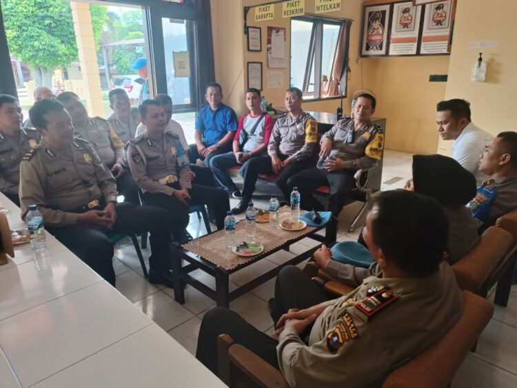 Si Propam Polres Siantar Berikan Pembinaan Etika Profesi Polri di Polsek Siantar Timur