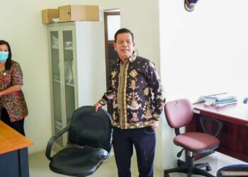 Sambangi Dinas PMPTSP, Bupati Simalungun Minta ASN Lebih Inovatif dan Jaga Kebersihan