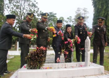 HUT TNI ke 78, Wali Kota Hadiri Upacara Ziarah Nasional di Taman Makam Pahlawan Nagur 