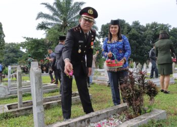 Wakapolres Pematang Siantar Hadiri Upacara Ziarah Nasional HUT TNI KE-78 di TMP Nagur