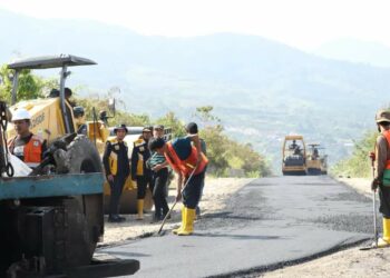 Pengerjaan Jalan Menuju Pasar Tradisional Klohi Salak Nyaris Rampung 
