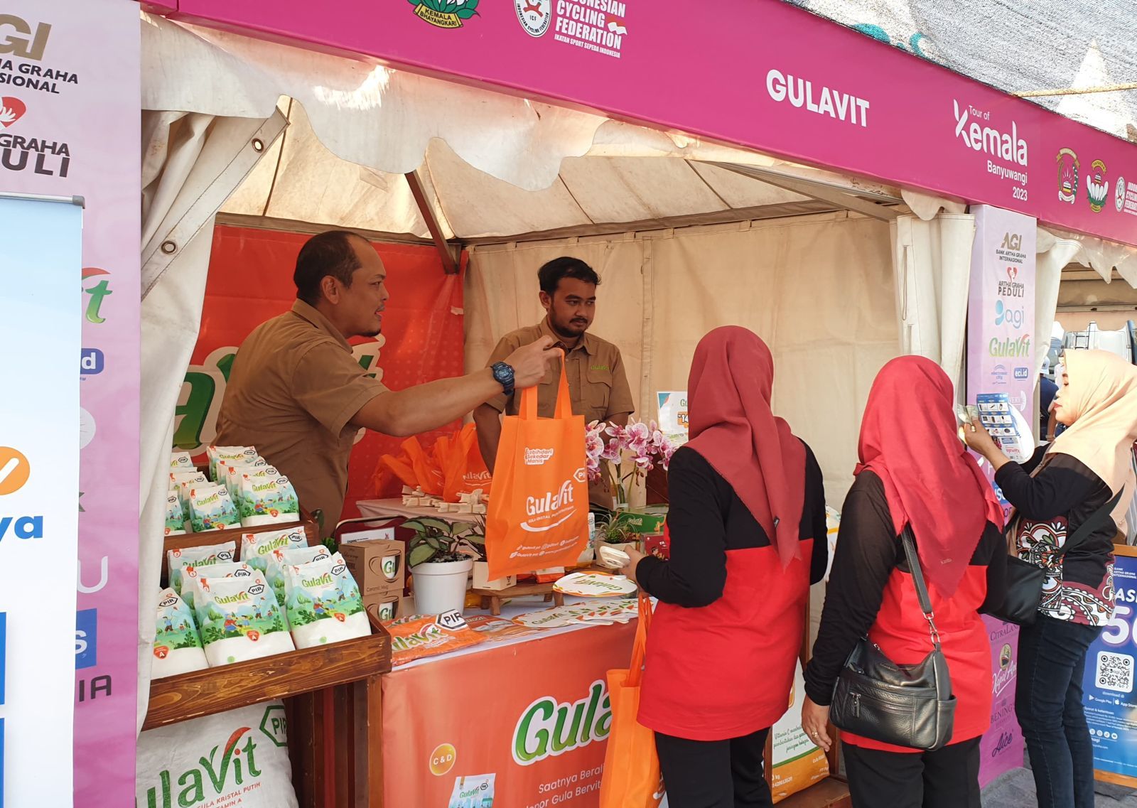 GulaVit Apresiasi Pemenang Hari Kedua Tour of Kemala Race