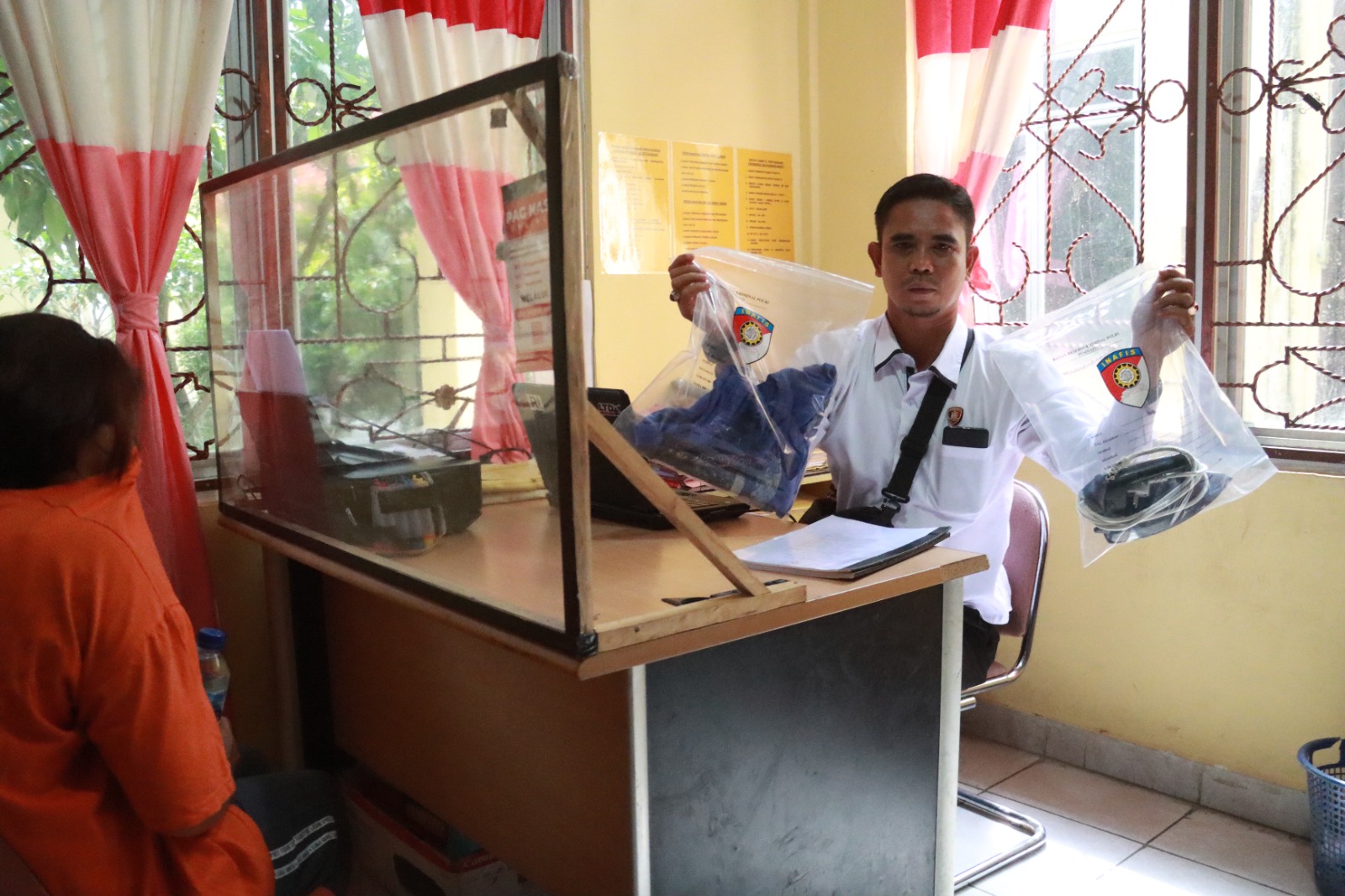 Polres Simalungun Proses Hukum Tante Pelaku yang Seterika Bocah 6 Tahun Polres Simalungun Proses Hukum Tante Pelaku yang Seterika Bocah 6 Tahun