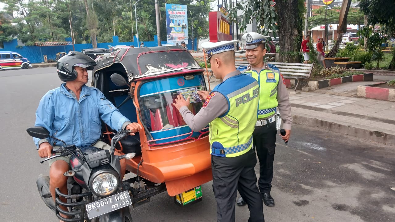 Sat Lantas Polres Siantar Sosialisasi Tertib Berlalu Lintas Di Jalan Sat Lantas Polres Siantar Sosialisasi Tertib Berlalu Lintas Di Jalan