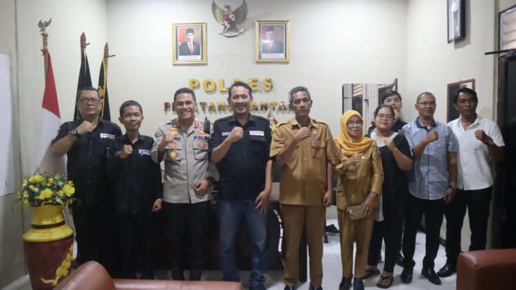 Kapolres Siap Berkolaborasi Dengan Bawaslu Pematang Siantar Sukseskan Pemilu 2024 Kapolres Siap Berkolaborasi Dengan Bawaslu Pematang Siantar Sukseskan Pemilu 2024