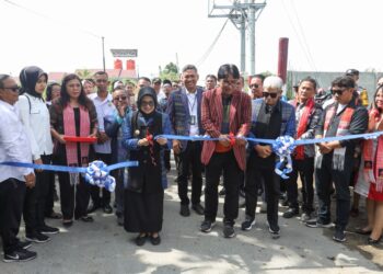 Wali Kota Siantar dan Ketua Dekranasda Resmikan Kampung Tenun Ulos 