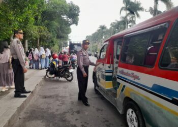 Sat Binmas Himbau Sopir Angkot di Siantar Tertib Berlalulintas