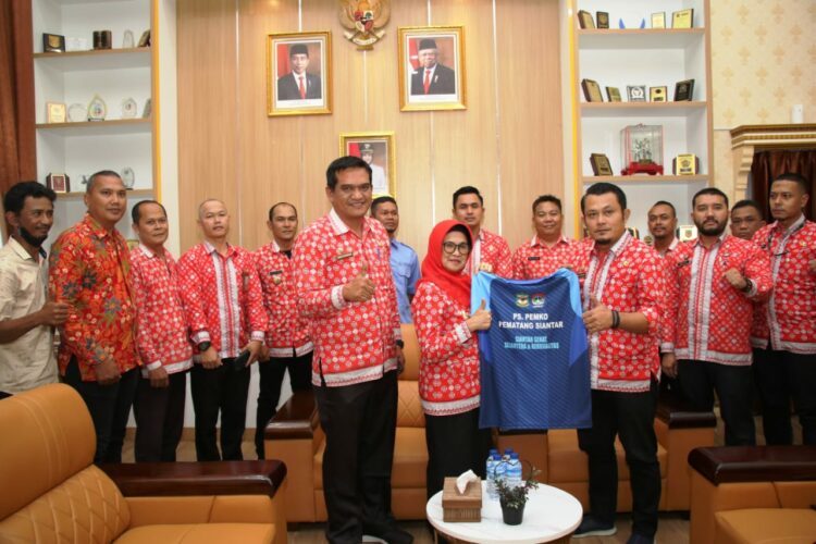 Wali Kota Support Pemain PS Pemko Pematang Siantar yang Berlaga di Pertandingan Sepak Bola APEKSI 