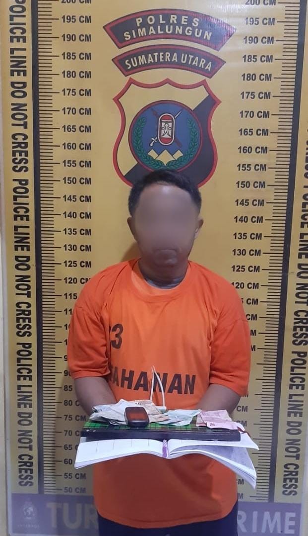 Unit Jatanras Sat Reskrim Polres Simalungun Tangkap Pelaku Judi Togel Asal Bahkisat di Warung Kopi Unit Jatanras Sat Reskrim Polres Simalungun Tangkap Pelaku Judi Togel Asal Bahkisat di Warung Kopi